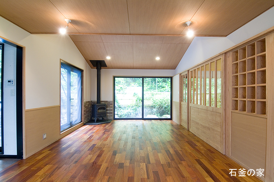 �Ί��̉Ɓ@�ˌ����t�H�[����